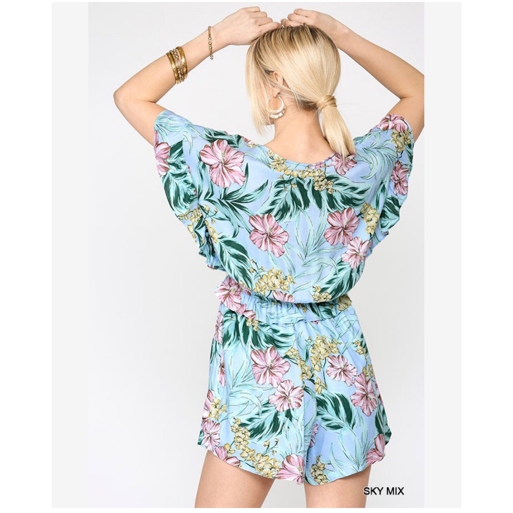 LAST ONE❗Feminine Sky Blue Tropical Print Romper - Picture 5 of 11